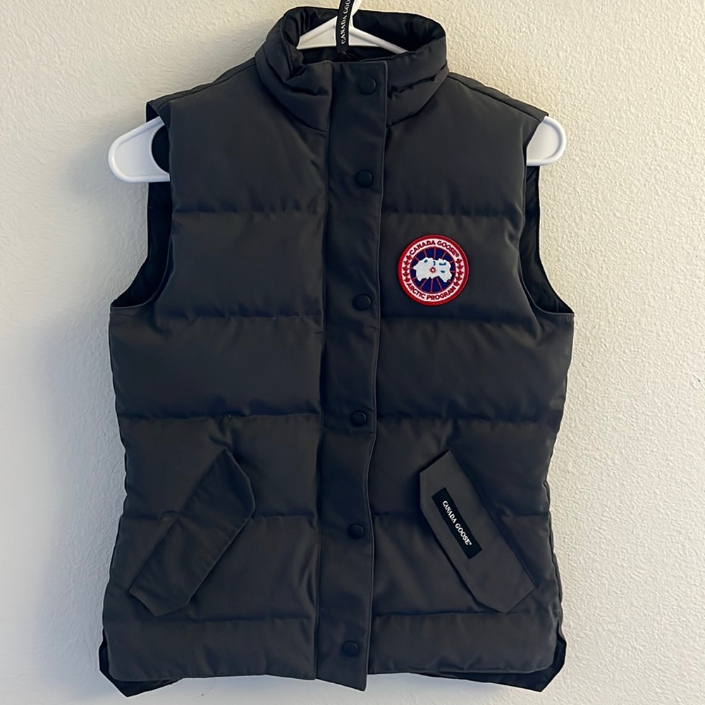 Canada Goose Freestyle Vest in Grey